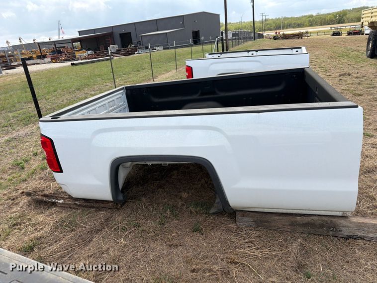image for item FN3851 GMC Sierra 8'L pickup truck bed