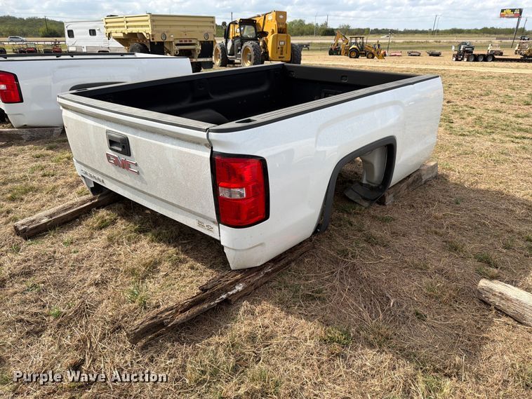 image for item FN3851 GMC Sierra 8'L pickup truck bed