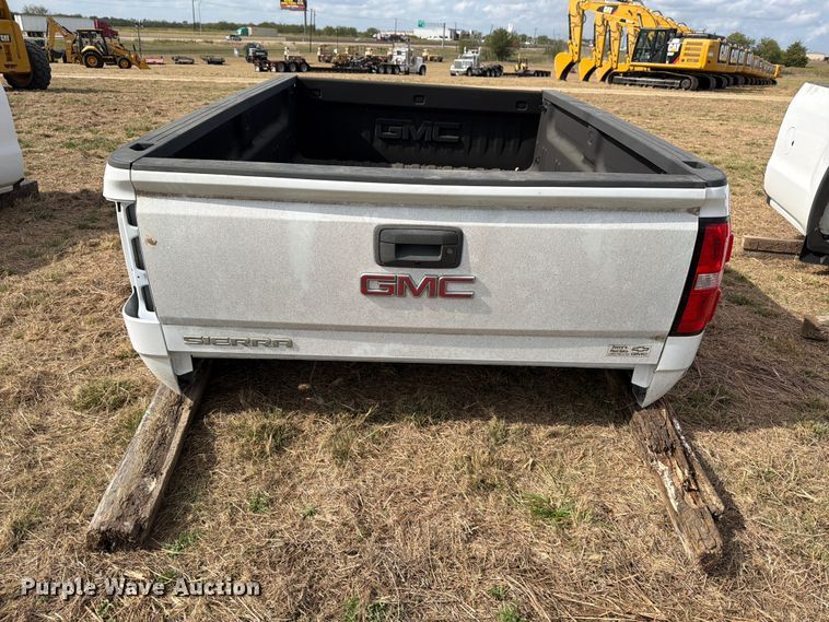 image for item FN3851 GMC Sierra 8'L pickup truck bed