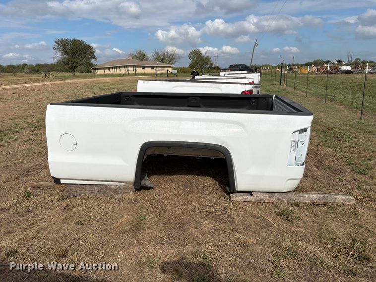 image for item FN3851 GMC Sierra 8'L pickup truck bed