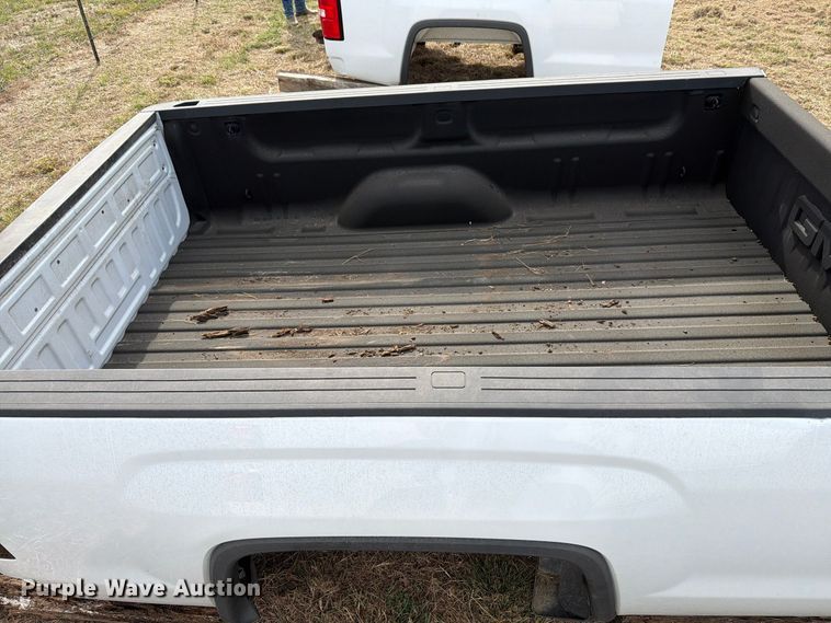image for item FN3851 GMC Sierra 8'L pickup truck bed