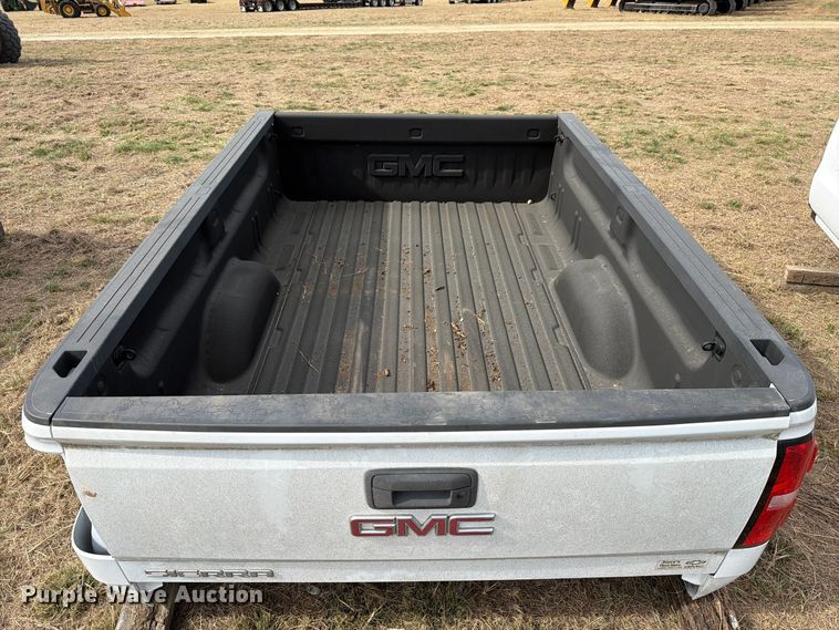 image for item FN3851 GMC Sierra 8'L pickup truck bed