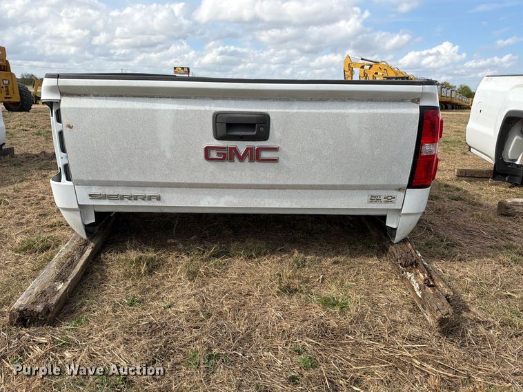 image for item FN3851 GMC Sierra 8'L pickup truck bed
