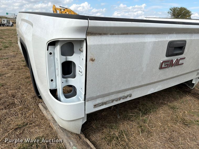 image for item FN3851 GMC Sierra 8'L pickup truck bed