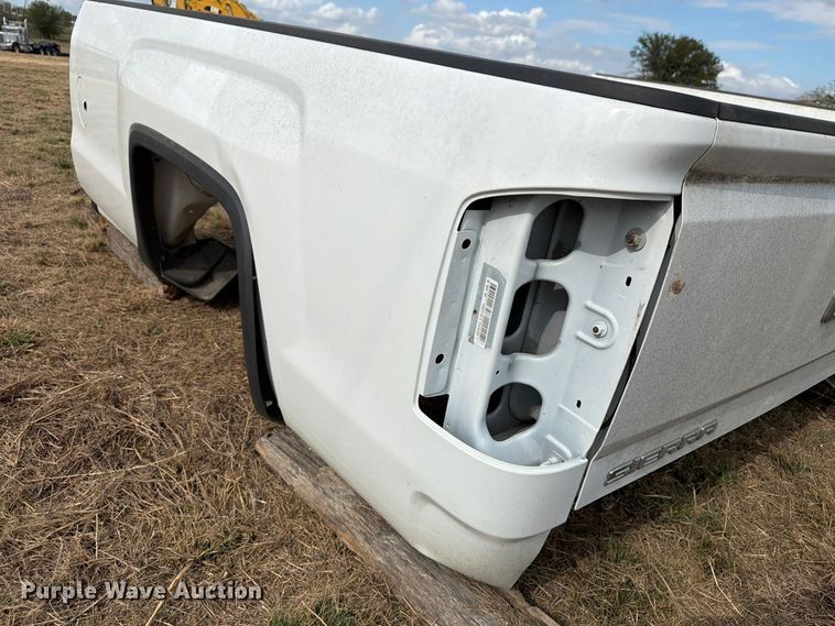 image for item FN3851 GMC Sierra 8'L pickup truck bed