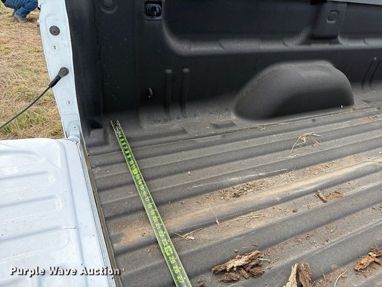 image for item FN3851 GMC Sierra 8'L pickup truck bed