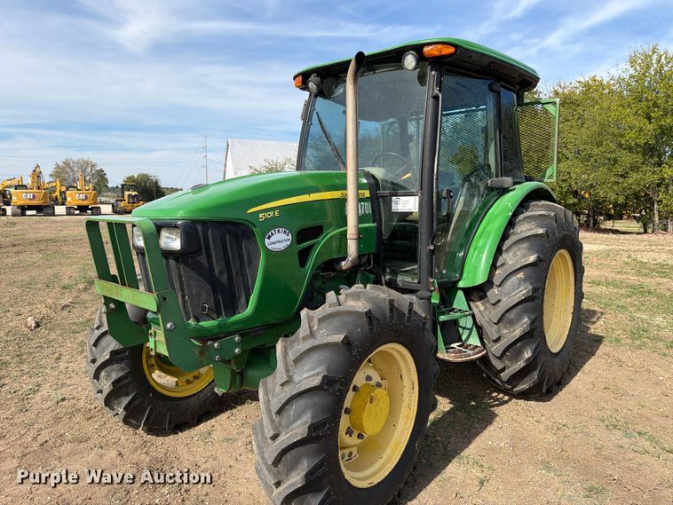 image for item FN3854 2013 John Deere 5101E MFWD tractor