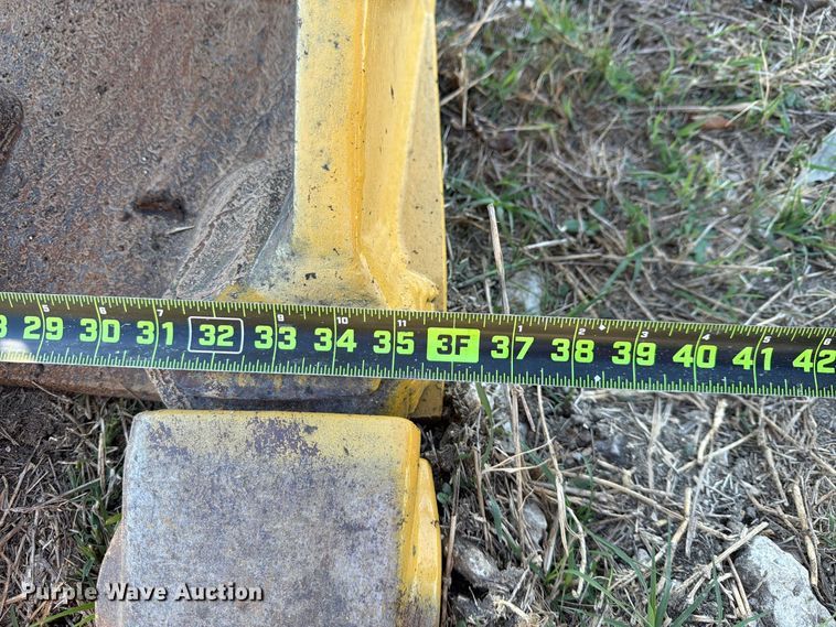 image for item FN3857 2022 Caterpillar 330 TC excavator