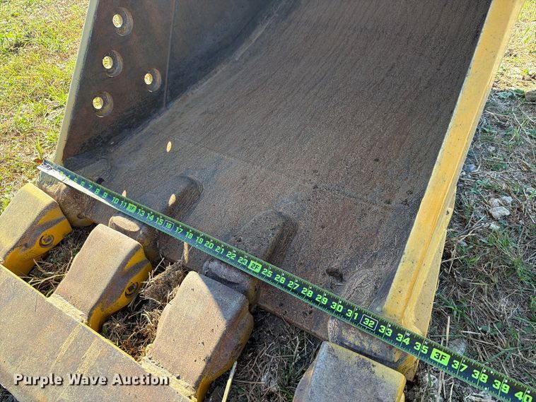 image for item FN3857 2022 Caterpillar 330 TC excavator