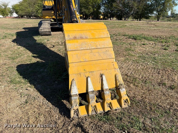image for item FN3857 2022 Caterpillar 330 TC excavator