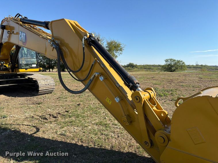 image for item FN3857 2022 Caterpillar 330 TC excavator