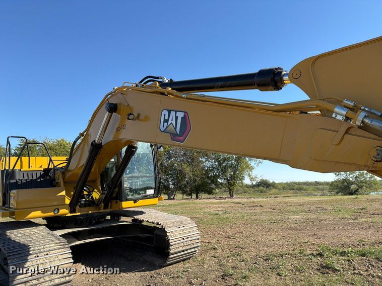 image for item FN3857 2022 Caterpillar 330 TC excavator