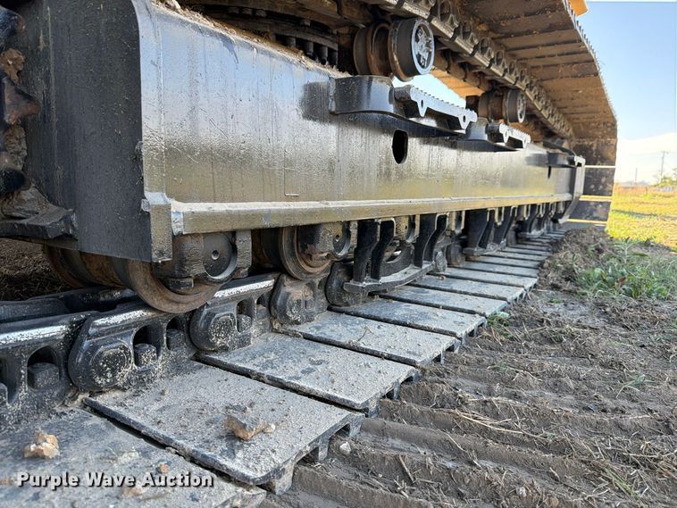 image for item FN3857 2022 Caterpillar 330 TC excavator