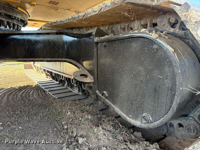 image for item FN3857 2022 Caterpillar 330 TC excavator