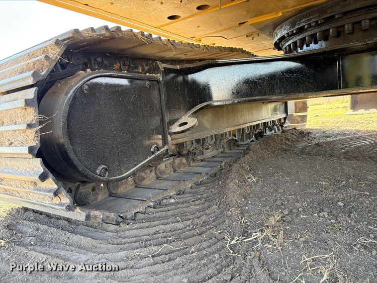 image for item FN3857 2022 Caterpillar 330 TC excavator
