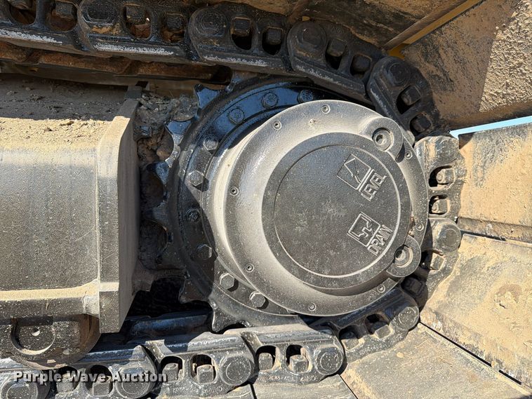 image for item FN3857 2022 Caterpillar 330 TC excavator