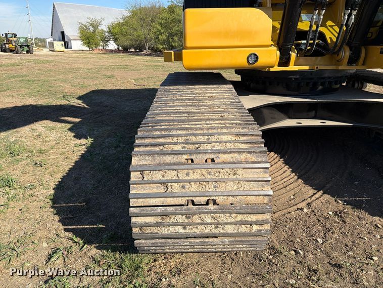 image for item FN3857 2022 Caterpillar 330 TC excavator
