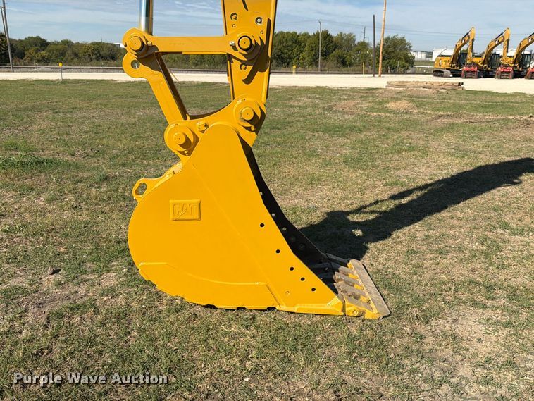 image for item FN3858 2022 Caterpillar 323 TC excavator