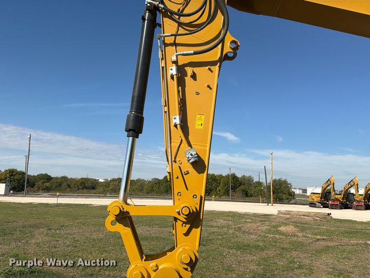 image for item FN3858 2022 Caterpillar 323 TC excavator