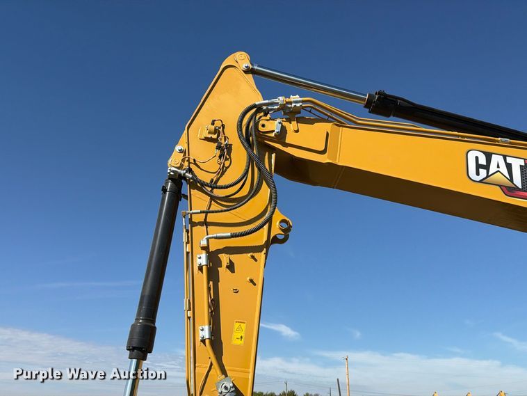 image for item FN3858 2022 Caterpillar 323 TC excavator
