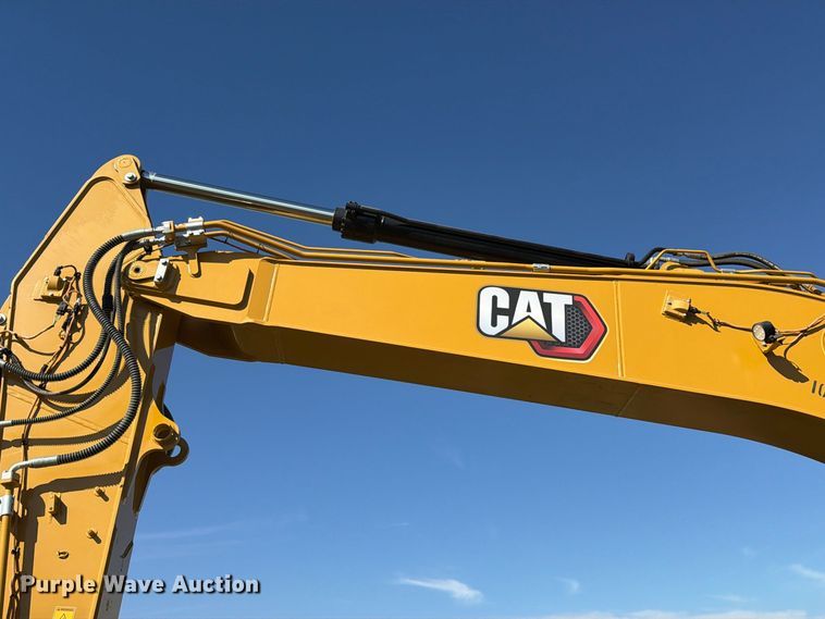image for item FN3858 2022 Caterpillar 323 TC excavator
