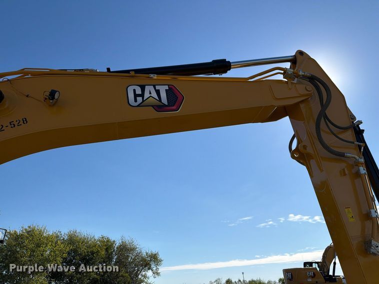 image for item FN3858 2022 Caterpillar 323 TC excavator