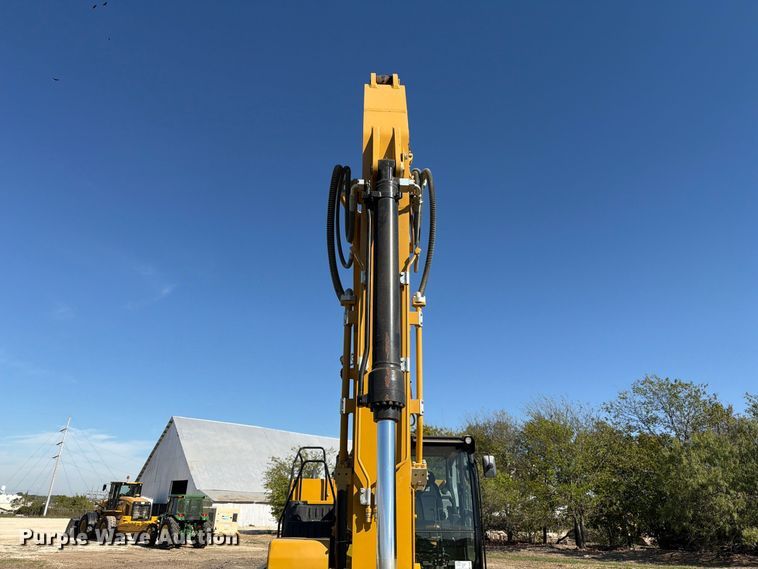 image for item FN3858 2022 Caterpillar 323 TC excavator