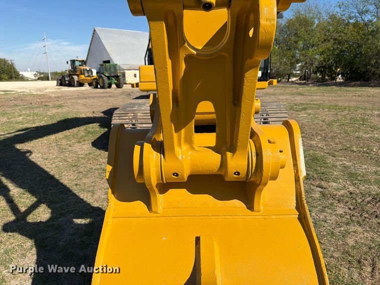 image for item FN3858 2022 Caterpillar 323 TC excavator