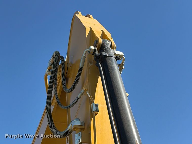 image for item FN3858 2022 Caterpillar 323 TC excavator