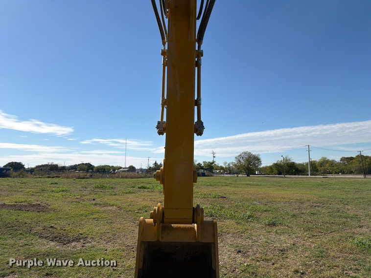image for item FN3858 2022 Caterpillar 323 TC excavator