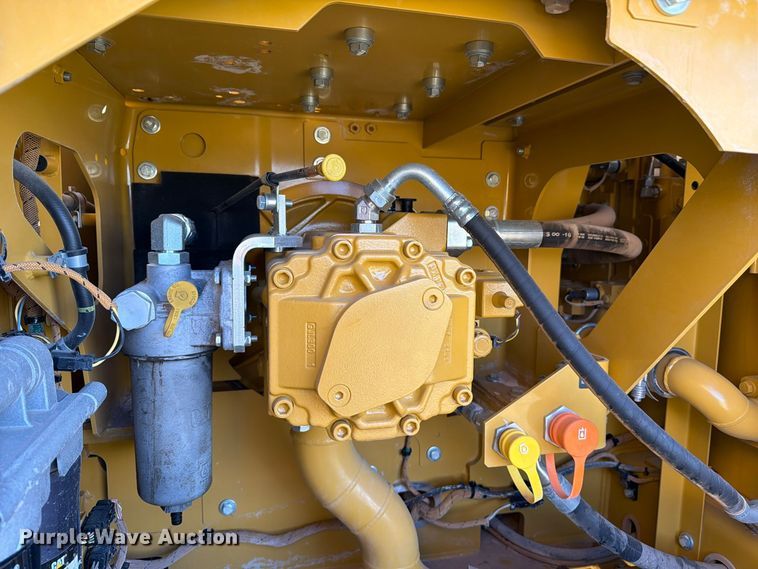 image for item FN3858 2022 Caterpillar 323 TC excavator