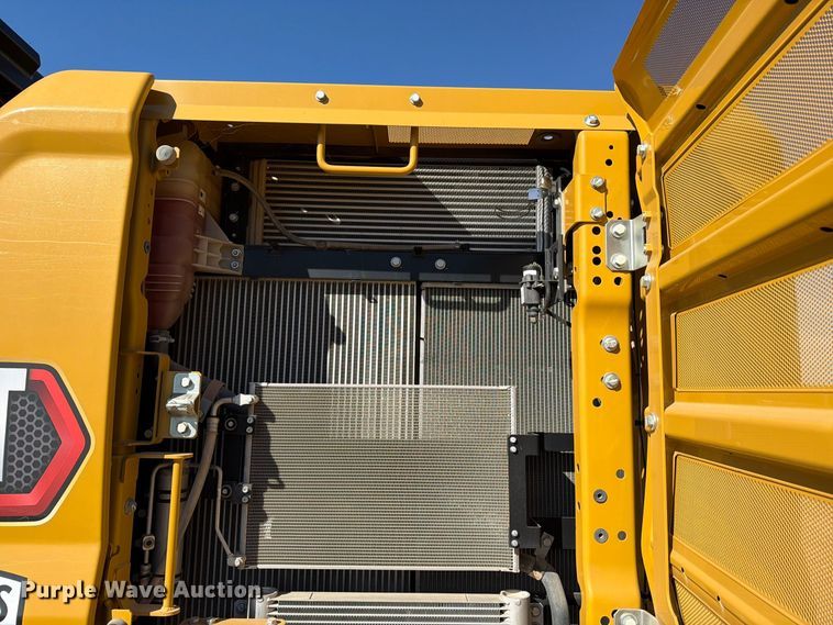 image for item FN3858 2022 Caterpillar 323 TC excavator