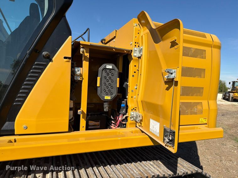 image for item FN3858 2022 Caterpillar 323 TC excavator