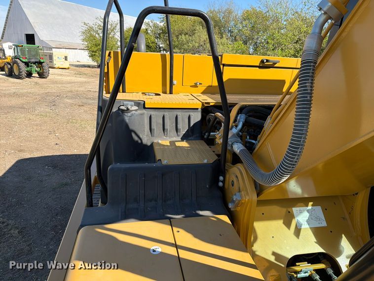 image for item FN3858 2022 Caterpillar 323 TC excavator
