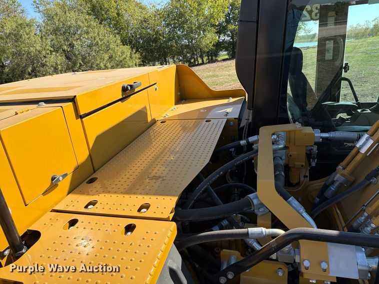 image for item FN3858 2022 Caterpillar 323 TC excavator