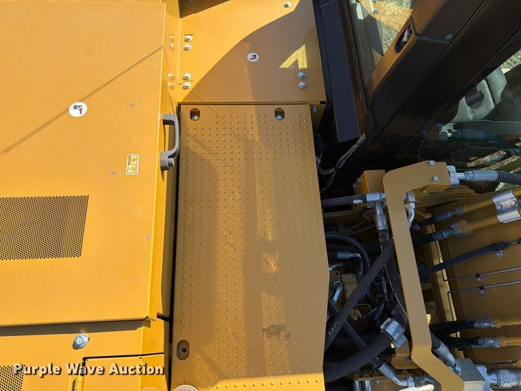 image for item FN3858 2022 Caterpillar 323 TC excavator