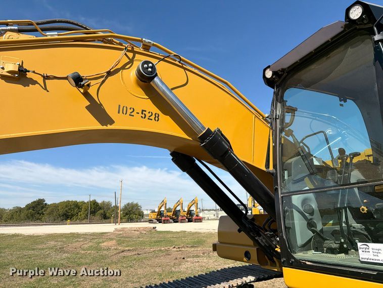 image for item FN3858 2022 Caterpillar 323 TC excavator