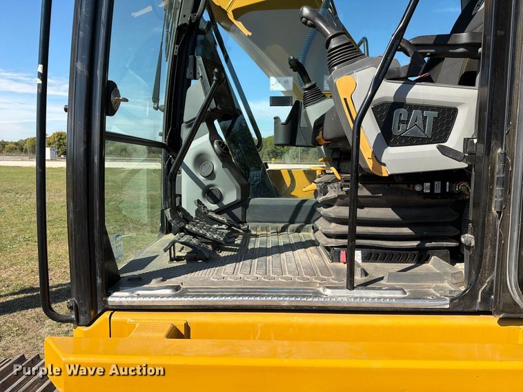 image for item FN3858 2022 Caterpillar 323 TC excavator
