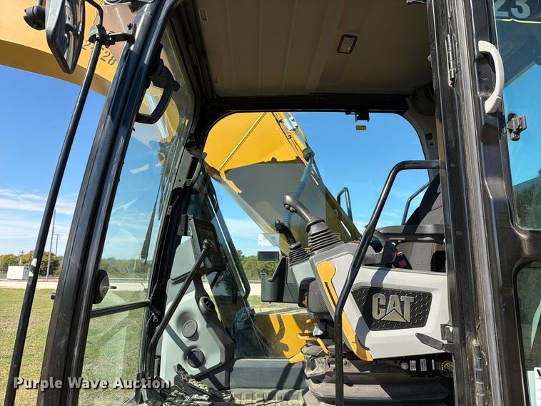image for item FN3858 2022 Caterpillar 323 TC excavator