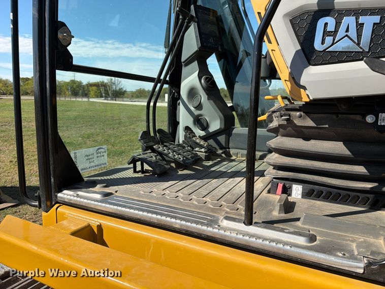 image for item FN3858 2022 Caterpillar 323 TC excavator