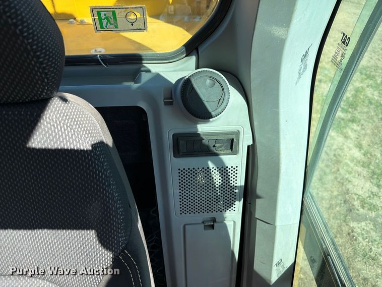 image for item FN3858 2022 Caterpillar 323 TC excavator