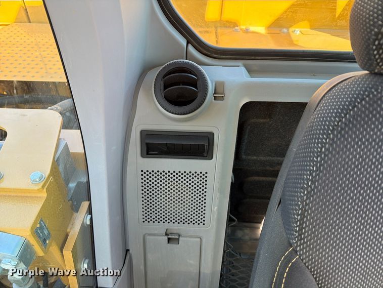 image for item FN3858 2022 Caterpillar 323 TC excavator