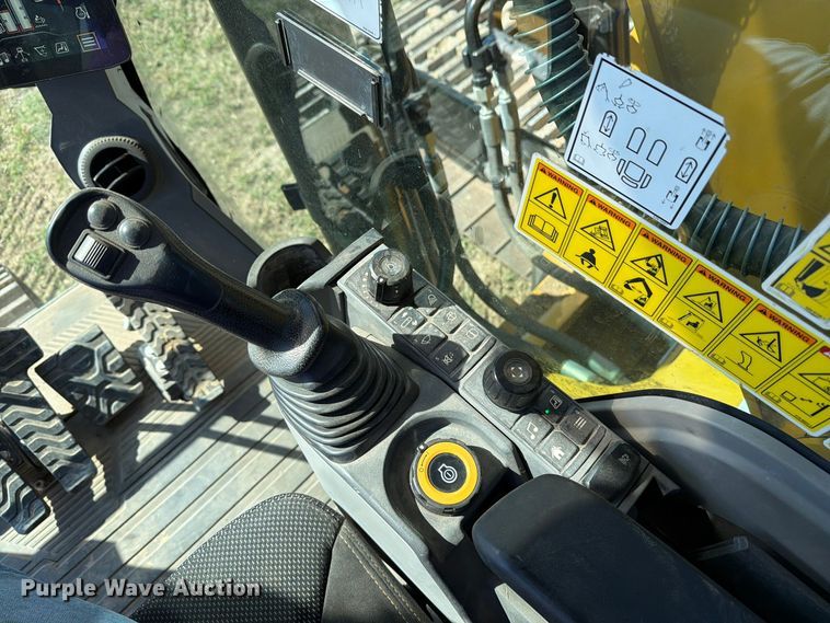 image for item FN3858 2022 Caterpillar 323 TC excavator