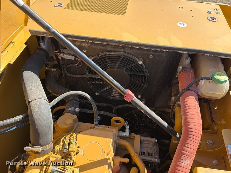 image for item FN3858 2022 Caterpillar 323 TC excavator