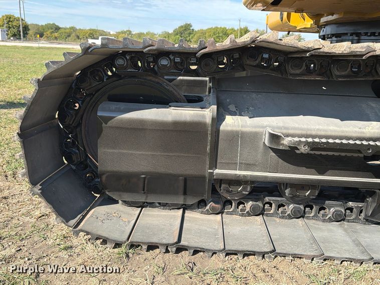 image for item FN3858 2022 Caterpillar 323 TC excavator