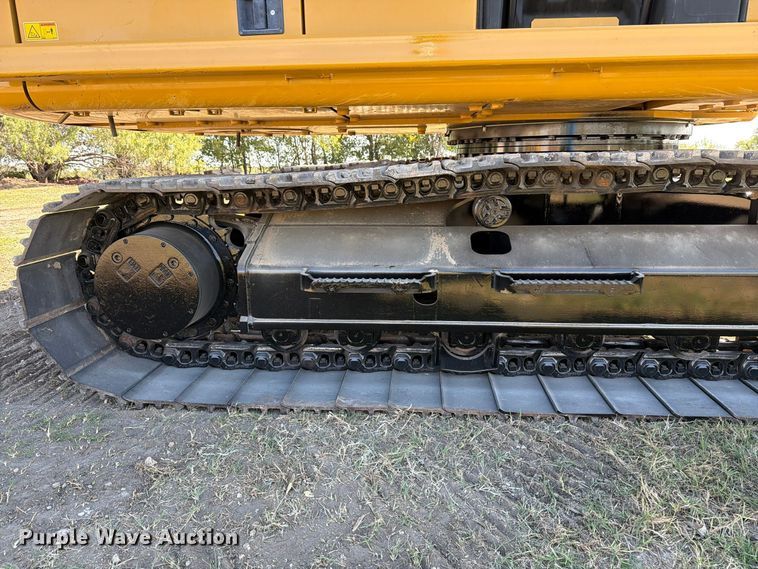 image for item FN3858 2022 Caterpillar 323 TC excavator