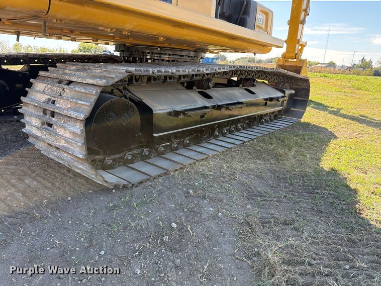 image for item FN3858 2022 Caterpillar 323 TC excavator
