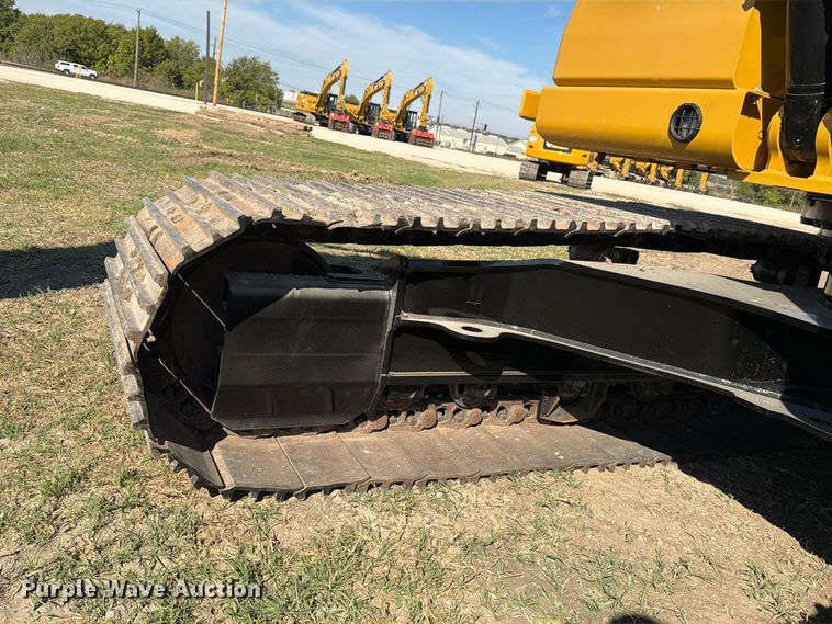 image for item FN3858 2022 Caterpillar 323 TC excavator
