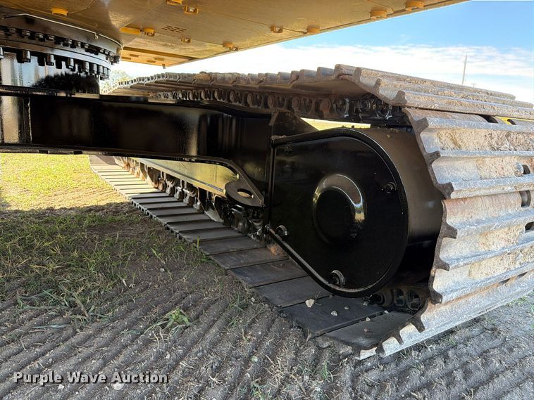image for item FN3858 2022 Caterpillar 323 TC excavator