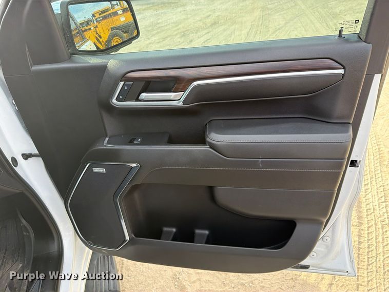 image for item FN3859 2024 GMC Sierra 1500 4X4 Crew Cab pickup truck